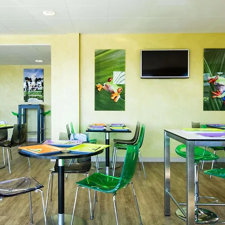 Hôtel Ibis Styles Bourges - Piscine extérieure chauffée - Restaurants à proximité-2